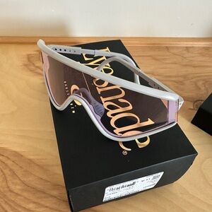 New Limited Edition Oakley MUZM Eyeshade-Cool Grey Frame w/Prizm Low Light Lense